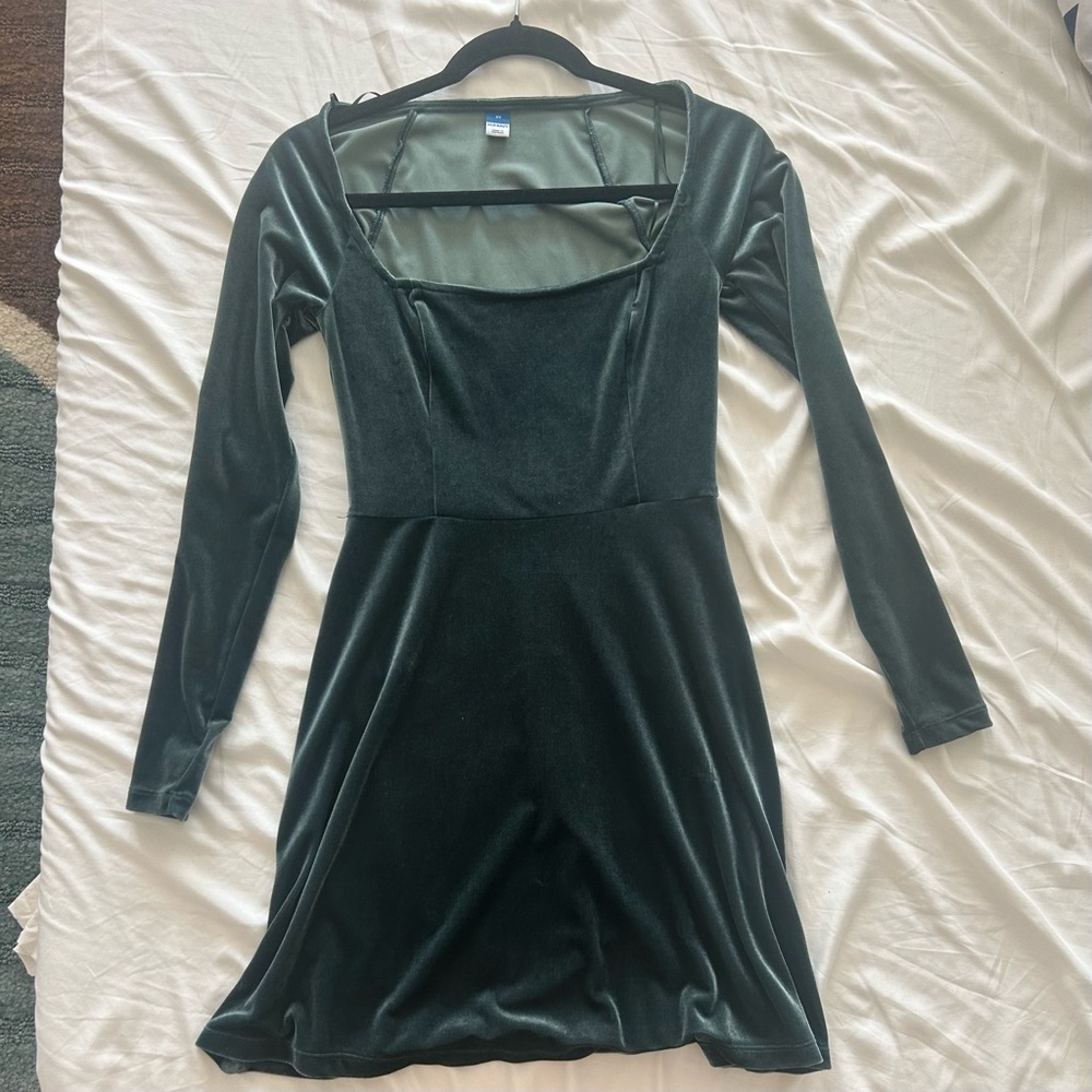 green velvety fit-and-flare square neck mini dress (size XS)